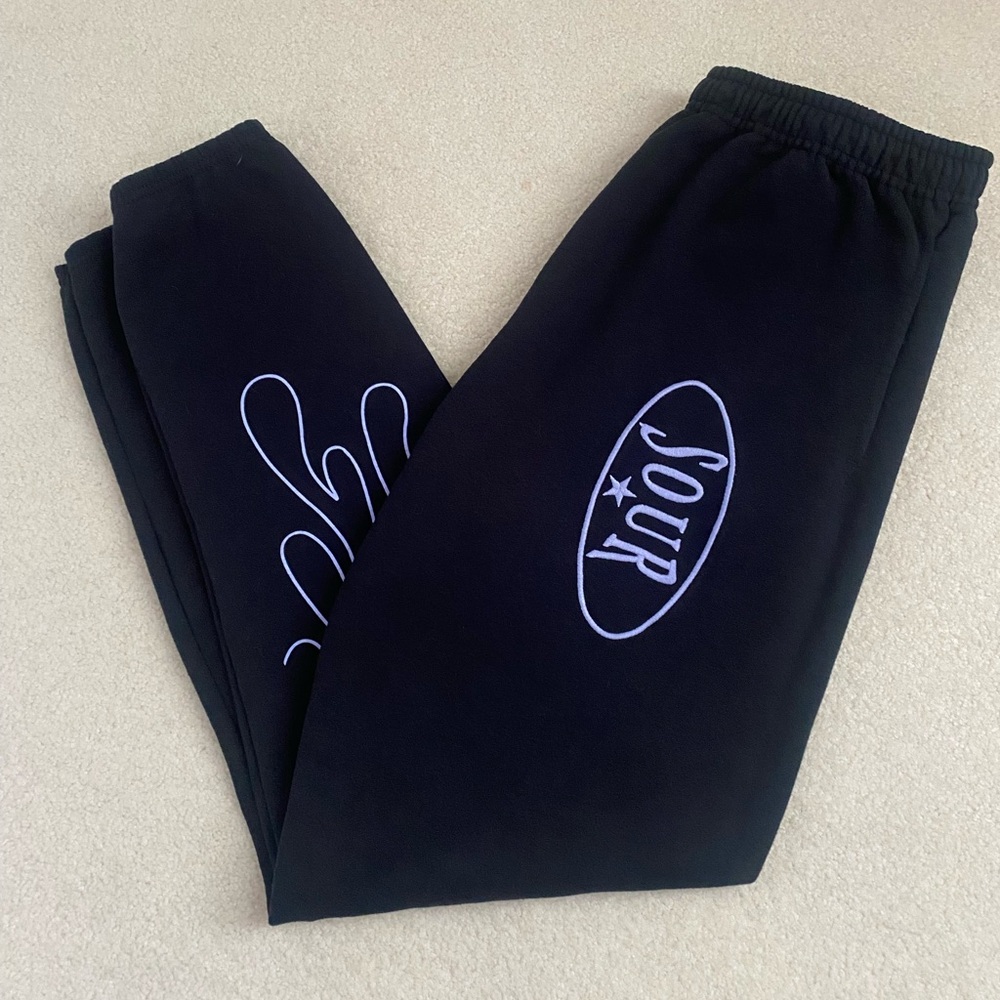 NWOT Official Olivia Rodrigo Sour Album Sweatpants